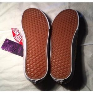 Vans Shoes - Vans Liberty of London Alice in wonderland shoes Vans Shoes - Vans Liberty of London Alice in wonderland shoes